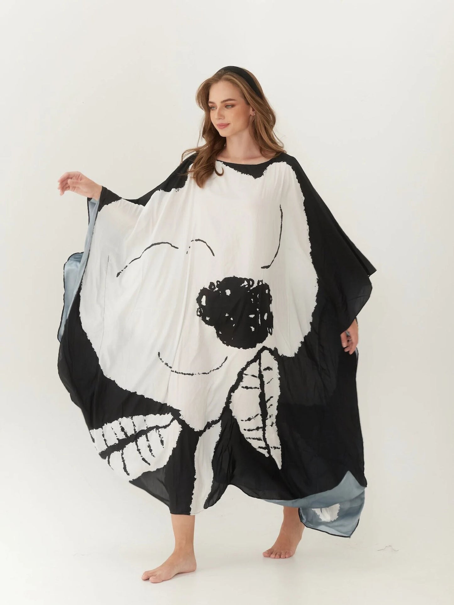 Abstract Trendy Silk Caftan White Black Kaftan for Woman Kaftan Plus Size