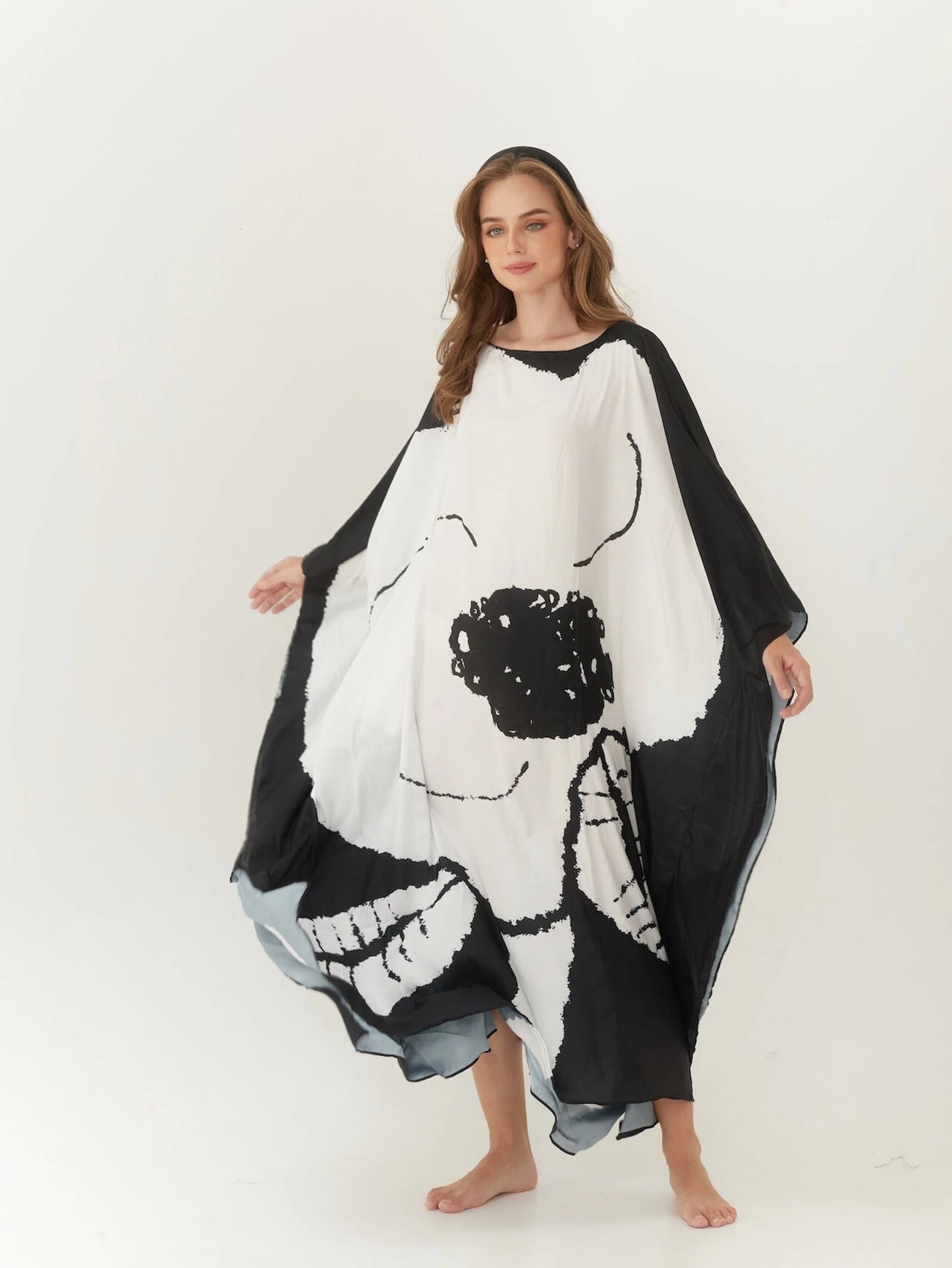 Abstract Trendy Silk Caftan White Black Kaftan for Woman Kaftan Plus Size