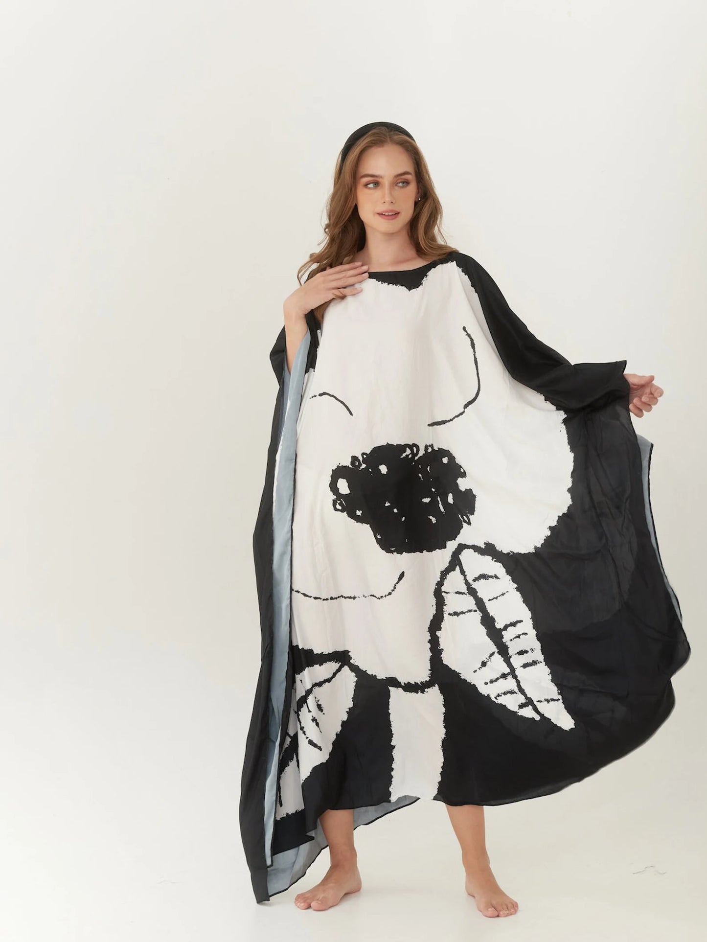 Abstract Trendy Silk Caftan White Black Kaftan for Woman Kaftan Plus Size